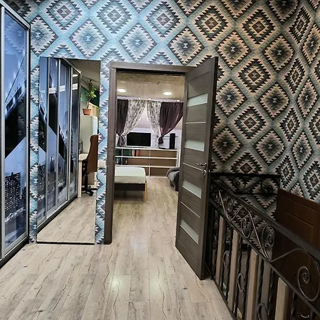 Apartament центр оперний теат однокімнатні з кухня-студія кондиціонер *